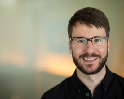 A consultant for medicinal cannabis speaks with a patient. 