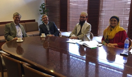 JH-IIRU Director meets with Dean of AKU